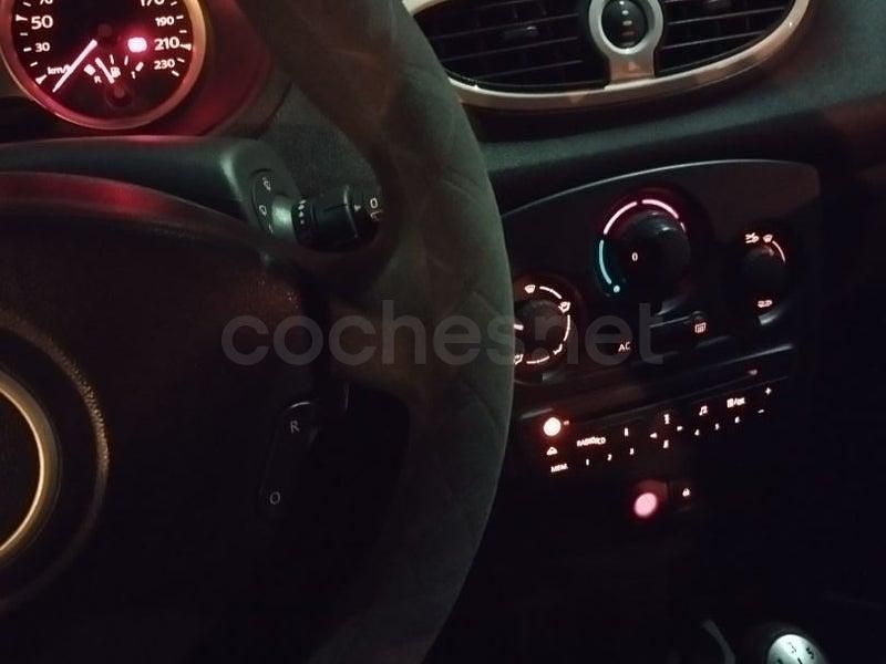 Usado Renault Clio IV 75 CV (55 kW) 2012 Blanco Berlina