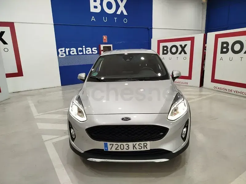 Usado Ford Fiesta Active 100 CV (73 kW) 2018 Gris / plata Utilitario