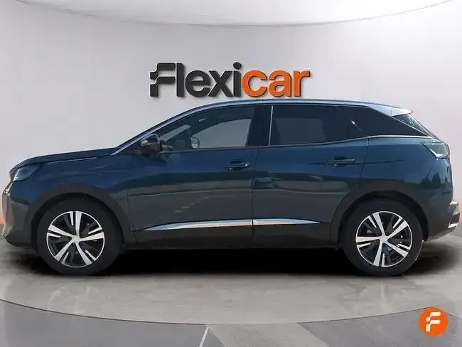 Usado Peugeot 3008 Allure 130 CV (95 kW) 2024 Verde SUV
