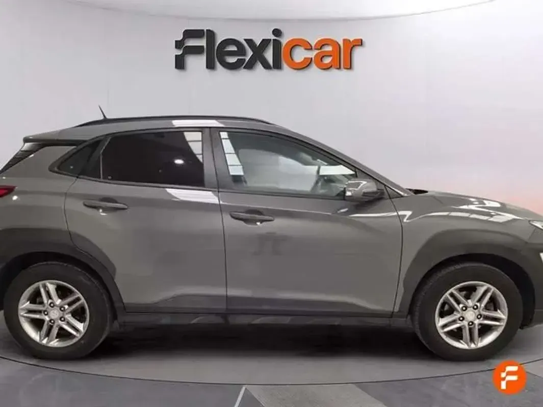 Usado Hyundai Kona 120 CV (88 kW) 2018 Gris SUV