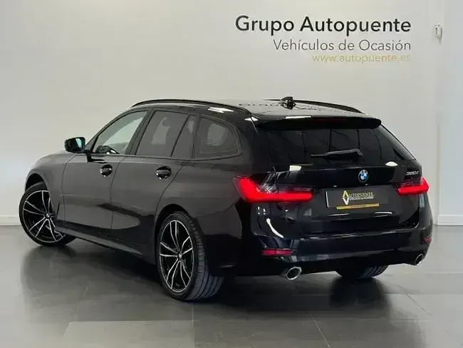 Usado BMW 320e Comfort Edition 190 CV (139 kW) 2022 Negro Familiar