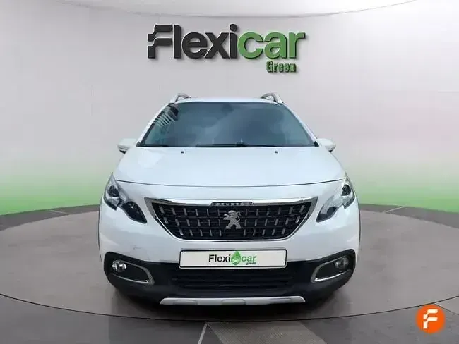 Usado Peugeot 2008 Allure 110 CV (80 kW) 2019 Blanco SUV
