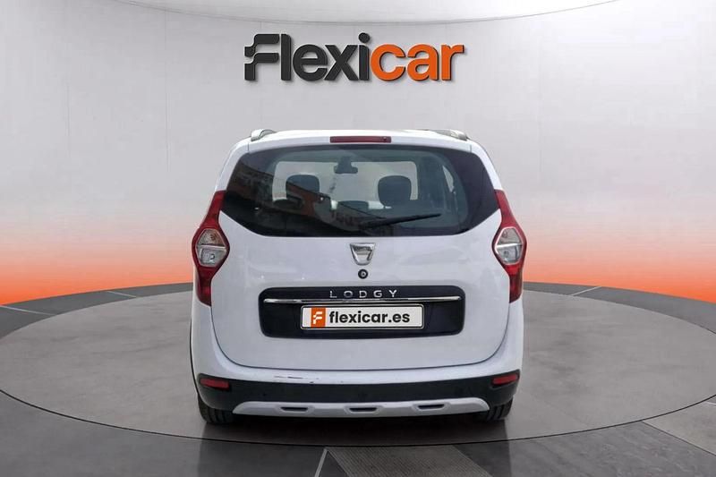 Usado Dacia Lodgy Comfort 116 CV (85 kW) 2022 Blanco Monovolumen