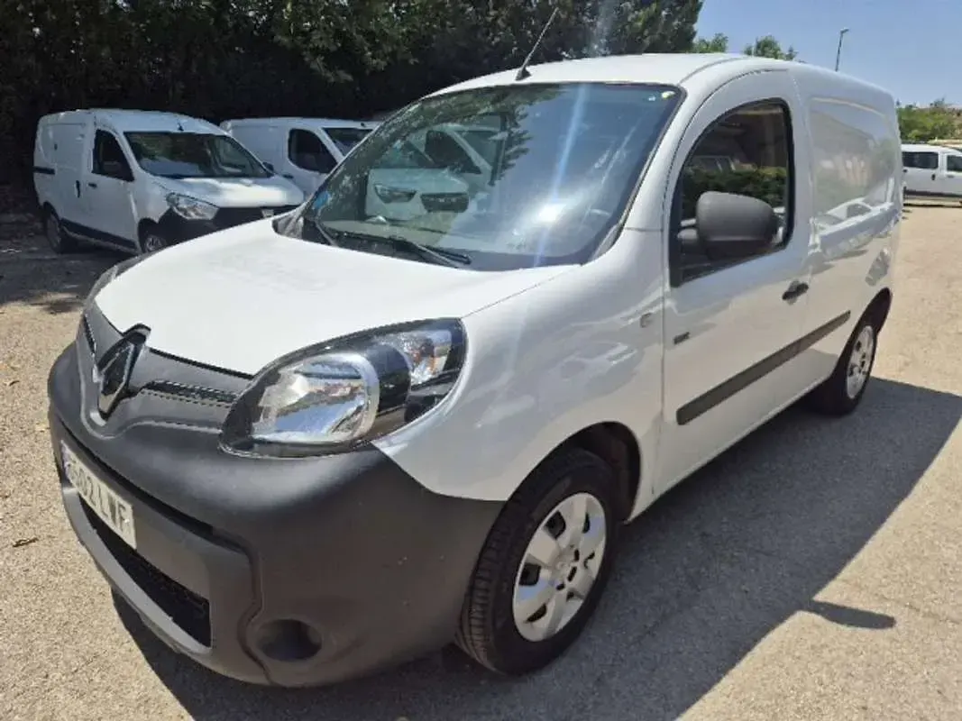 Usado Renault Kangoo 44 kW (60 CV) 2022 Blanco Monovolumen