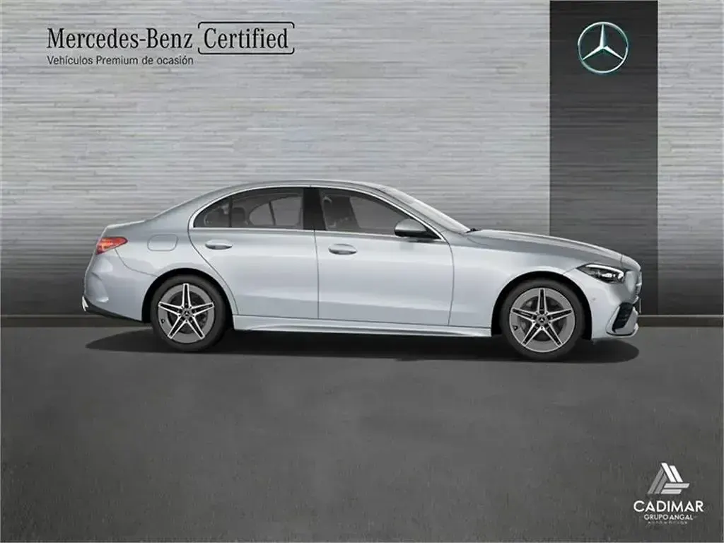 Usado Mercedes C220 200 CV (147 kW) 2023 Plata hightech Berlina