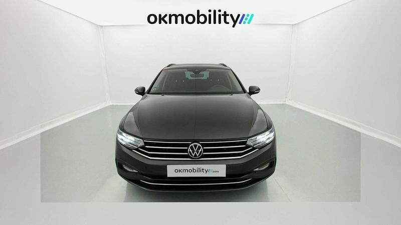 Usado VW Passat Business 150 CV (110 kW) 2021 Deep black Familiar