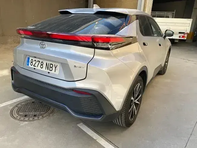 Usado Toyota C-HR Advance 140 CV (102 kW) 2025 Gris SUV