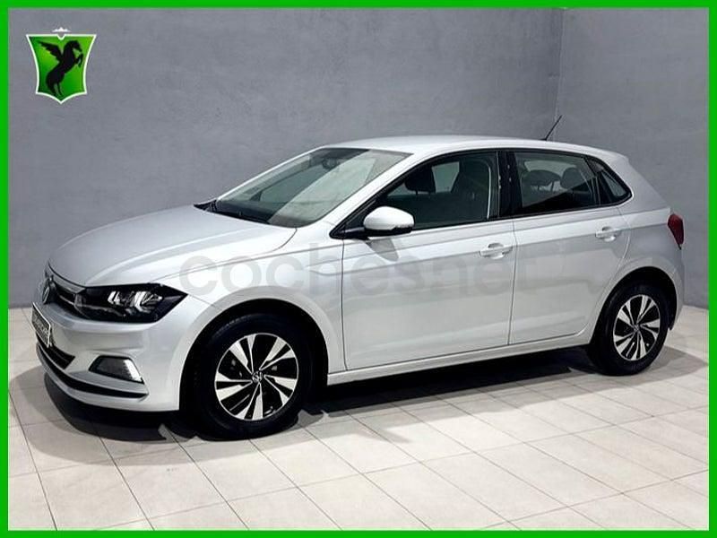 Usado VW Polo Advance 95 CV (69 kW) 2021 Gris / plata Utilitario