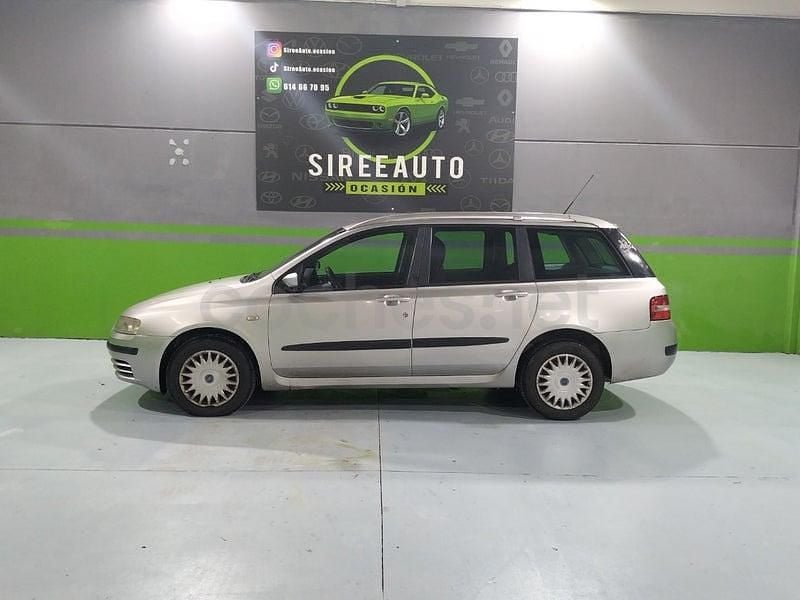 Usado Fiat Stilo Active 100 CV (73 kW) 2004 Gris / plata Familiar