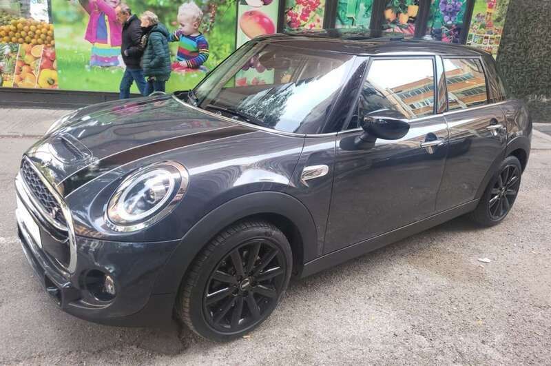 Usado Mini Cooper S 192 CV (141 kW) 2019 Gris Utilitario