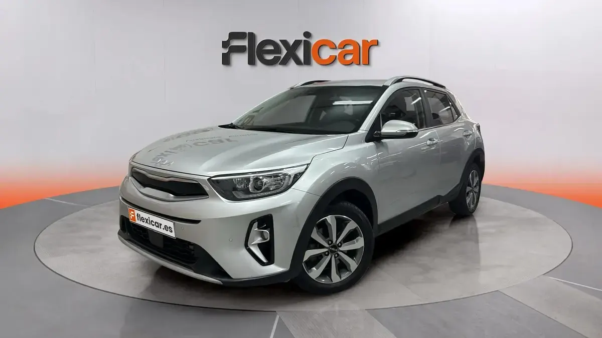 Usado Kia Stonic 101 CV (74 kW) 2024 Gris SUV