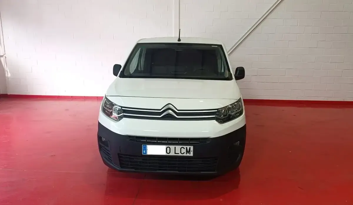 Usado Citroën Berlingo 100 CV (73 kW) 2021 Blanco Monovolumen