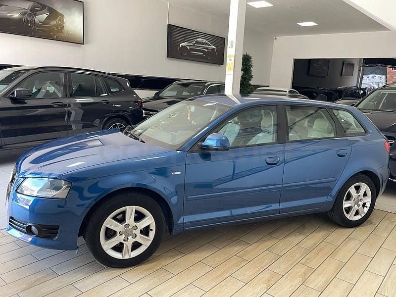 Usado Audi A3 Ambition 105 CV (77 kW) 2010 Azul Utilitario