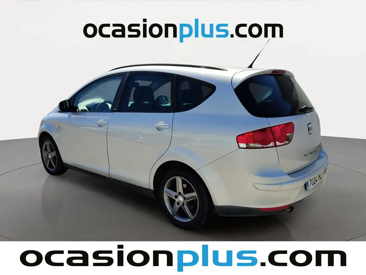 Usado Seat Altea XL Ecomotive 105 CV (77 kW) 2014 Gris Monovolumen