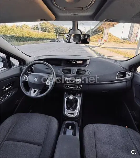 Usado Renault Grand Scénic III Dynamique 110 CV (80 kW) 2012 Gris / plata Monovolumen