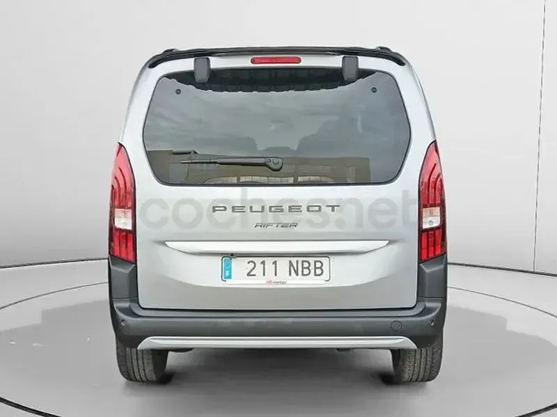 Usado Peugeot Rifter GT 130 CV (95 kW) 2025 Gris / plata Monovolumen