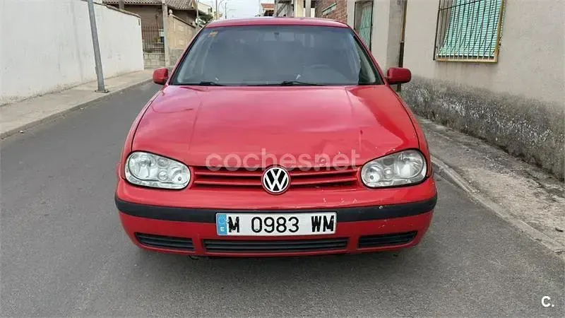 Usado VW Golf III Highline 110 CV (80 kW) 1998 Rojo Berlina