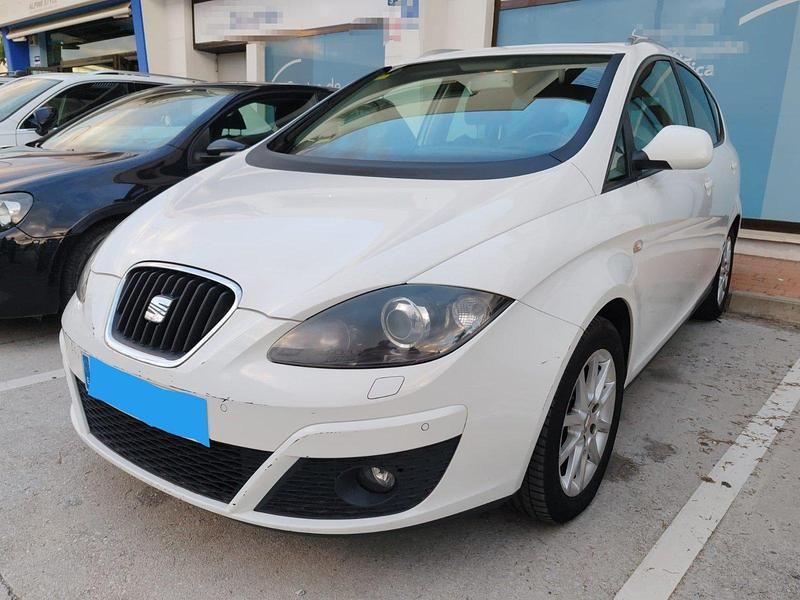 Usado Seat Altea XL 105 CV (77 kW) 2011 Blanco Monovolumen