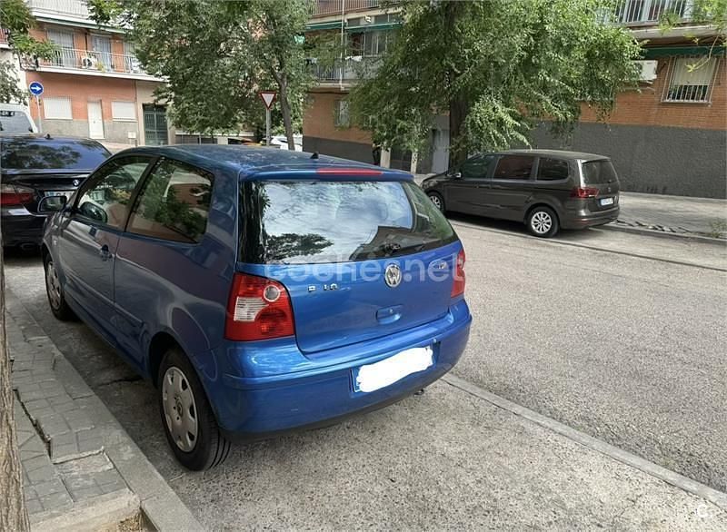 Usado VW Polo Trendline 75 CV (55 kW) 2003 Azul Berlina