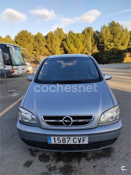 Gris / plata Usado 2004 Opel Zafira Monovolumen | 2900 € (Precio justo) - Imagen 1/4