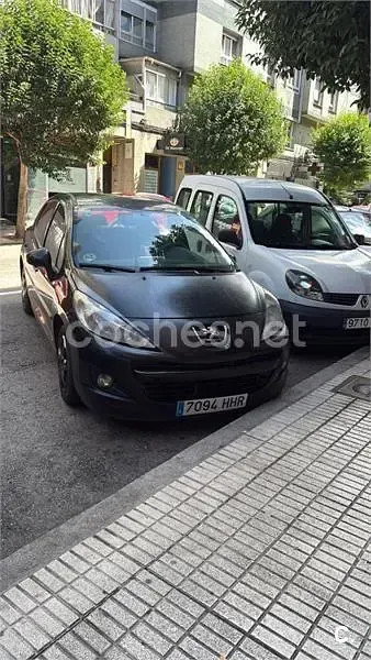 Usado Peugeot 207 70 CV (51 kW) 2011 Negro Berlina