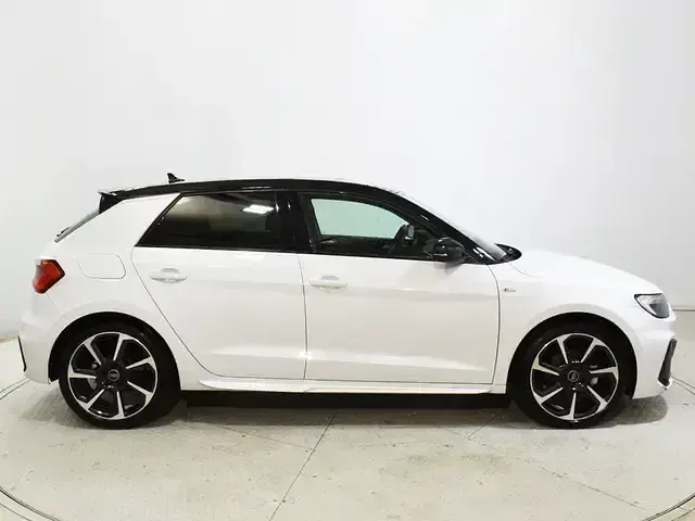 Usado Audi A1 Black Edition 116 CV (85 kW) 2025 Blanco SUV