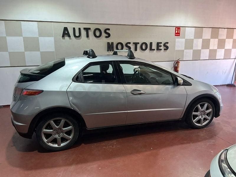 Usado Honda Civic Comfort 140 CV (102 kW) 2007 Gris / plata Berlina