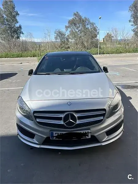 Usado Mercedes A200 AMG line 136 CV (100 kW) 2014 Gris / plata Utilitario