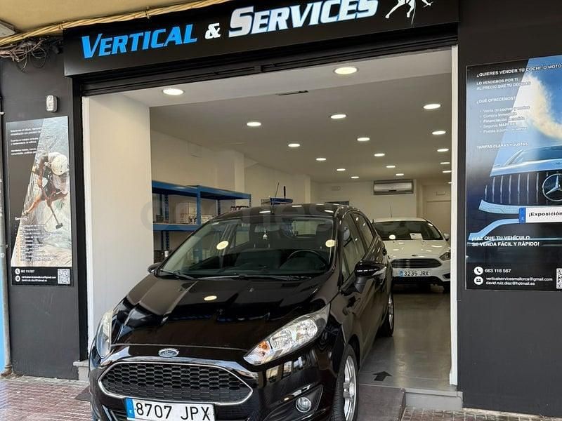 Usado Ford Fiesta Trend 82 CV (60 kW) 2016 Negro Berlina