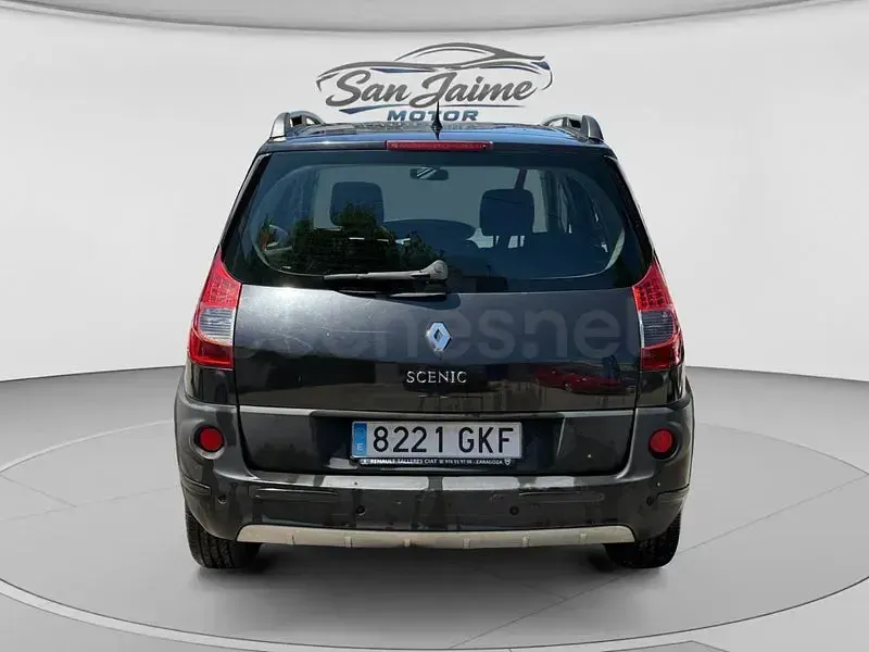 Usado Renault Scénic II Dynamique 105 CV (77 kW) 2008 Gris / plata Monovolumen