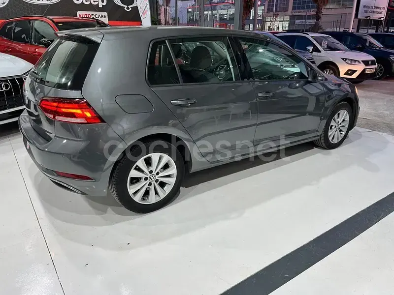 Usado VW Golf VII Edition 115 CV (84 kW) 2020 Gris / plata Berlina