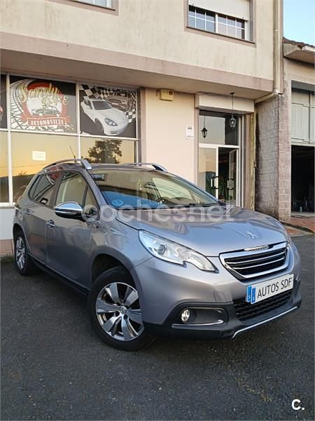 Usado Peugeot 2008 Style 110 CV (80 kW) 2016 Gris / plata SUV