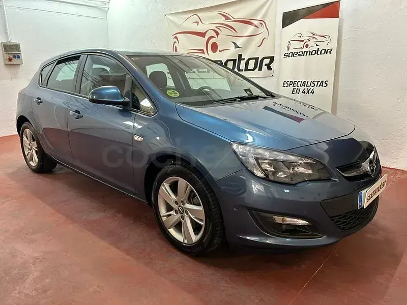 Usado Opel Astra Selective 165 CV (121 kW) 2015 Azul Berlina