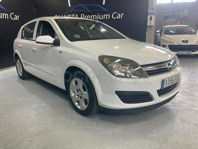 Usado Opel Astra Cosmo 100 CV (73 kW) 2006 Blanco Berlina