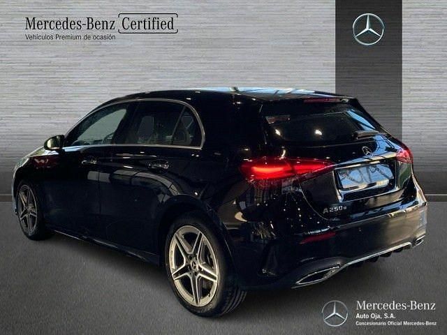 Usado Mercedes A250 AMG line 218 CV (160 kW) 2025 Negro Berlina