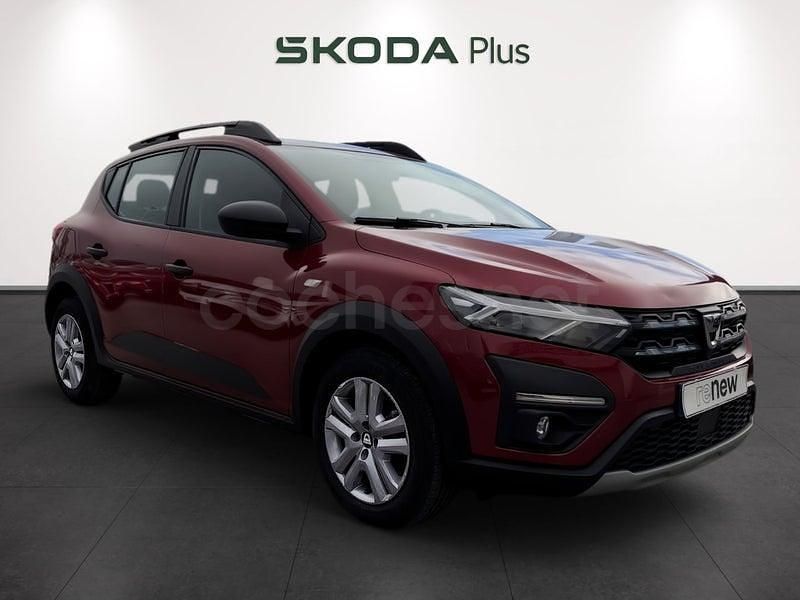 Granate Usado 2021 Dacia Sandero Essentiel Berlina | 10.990 € (Buen precio) - Imagen 1/4