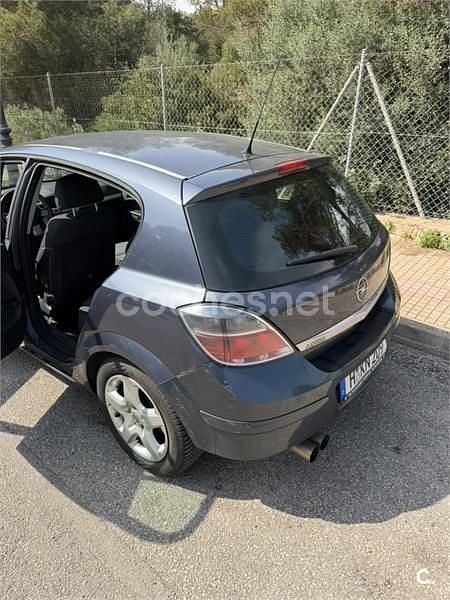 Usado Opel Astra Sport 105 CV (77 kW) 2007 Azul Berlina
