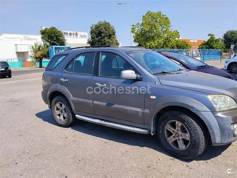 Usado Kia Sorento EX 140 CV (102 kW) 2003 Gris / plata SUV