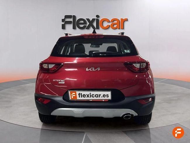 Usado Kia Stonic 100 CV (73 kW) 2024 Rojo SUV