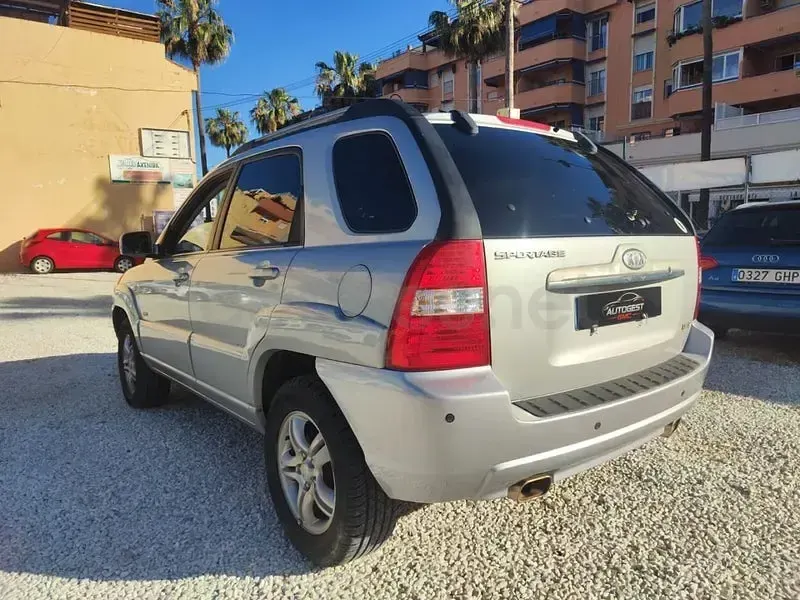 Usado Kia Sportage 175 CV (128 kW) 2007 Gris / plata SUV