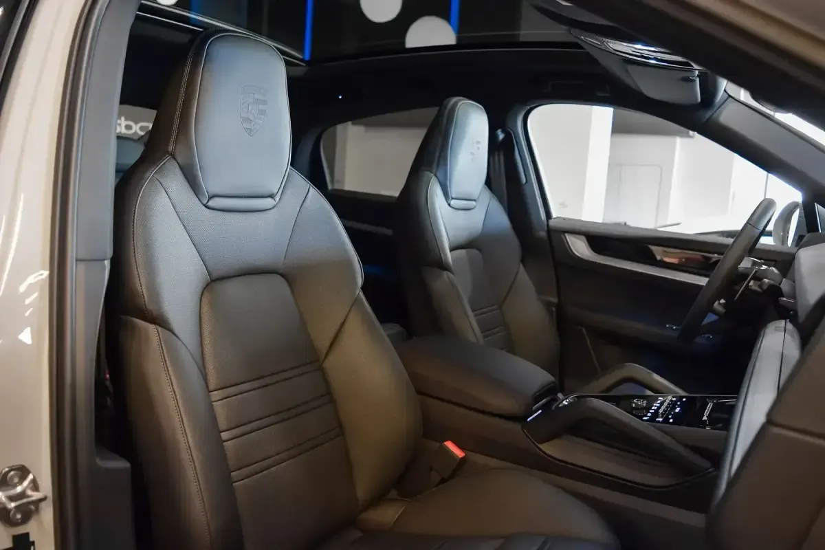 Nuevo Porsche Cayenne 470 CV (345 kW) 2025 Gris / plata SUV