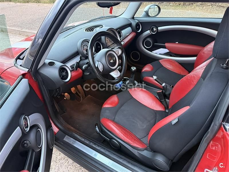 Usado Mini Cooper 120 CV (88 kW) 2006 Rojo Utilitario