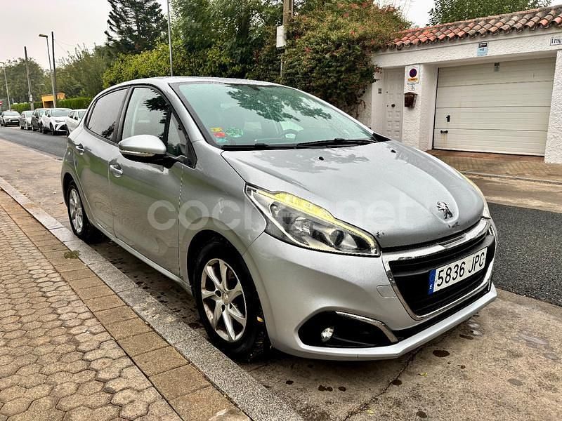 Usado Peugeot 208 Active 75 CV (55 kW) 2016 Gris / plata Utilitario