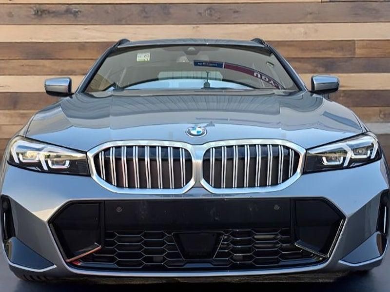 Usado BMW 330 245 CV (180 kW) 2025 Gris / plata Familiar