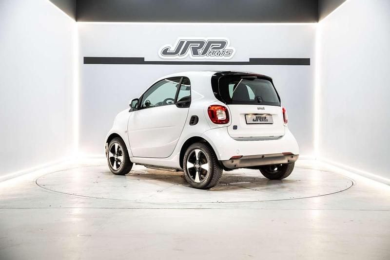 Usado Smart ForTwo Coupé 60 kW (82 CV) 2021 Blanco Coupe