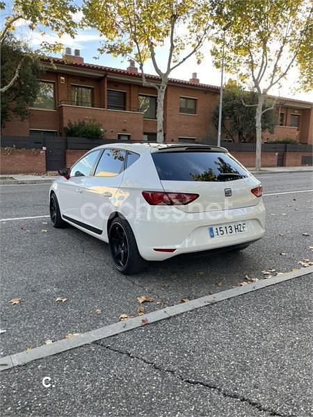 Usado Seat Leon Style 105 CV (77 kW) 2014 Blanco Berlina