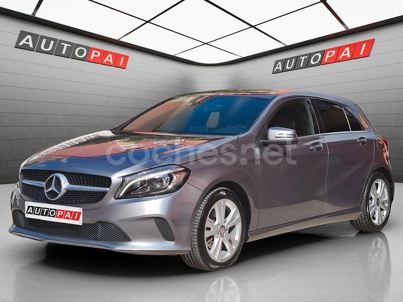 Gris / plata Usado 2017 Mercedes A200 Berlina | 18.400 € (Buen precio) - Imagen 1/4