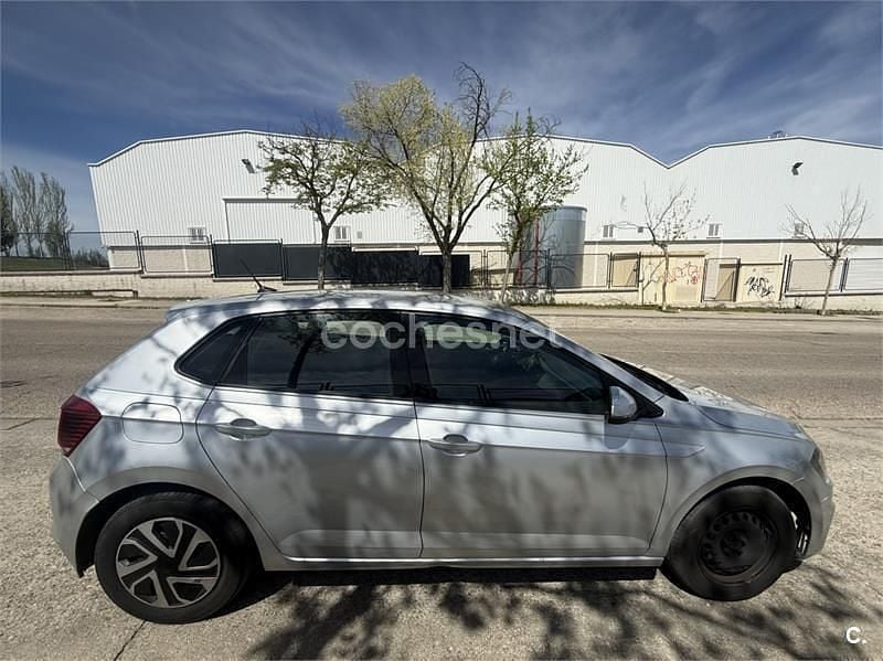 Usado VW Polo Sportline 95 CV (69 kW) 2018 Gris / plata Utilitario
