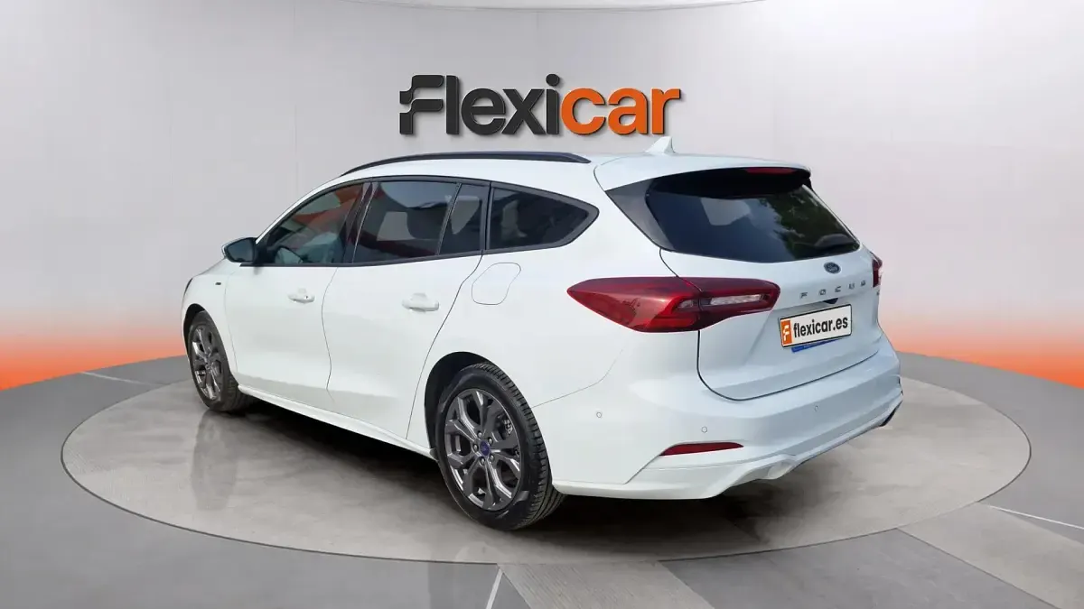 Usado Ford Focus ST-Line 125 CV (91 kW) 2023 Blanco Familiar