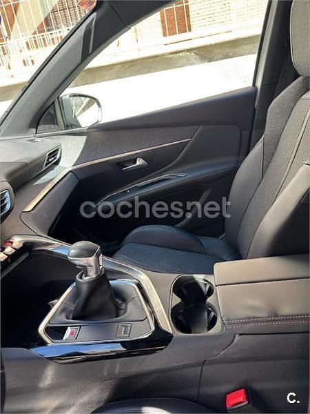 Usado Peugeot 3008 Allure 130 CV (95 kW) 2017 Blanco SUV